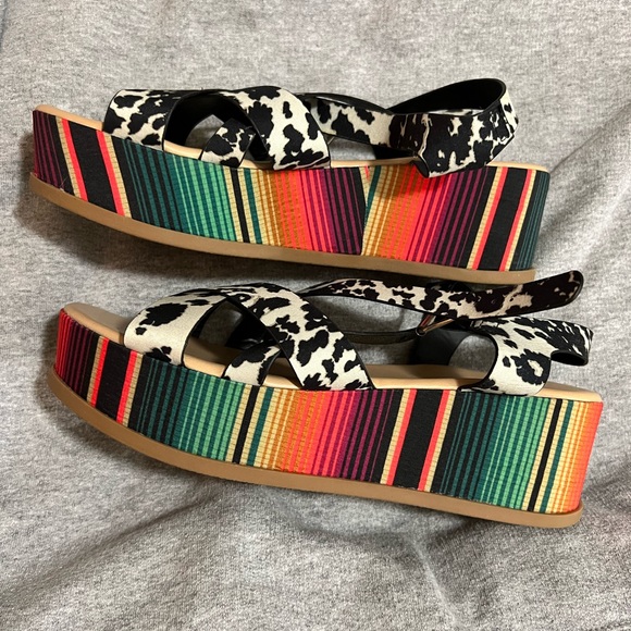 Cow & Serape wedges from Crazy Train - Picture 5 of 5